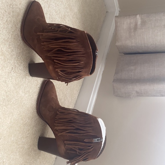 Sam Edelman western booties with fringe! NWOT! - Picture 3 of 4